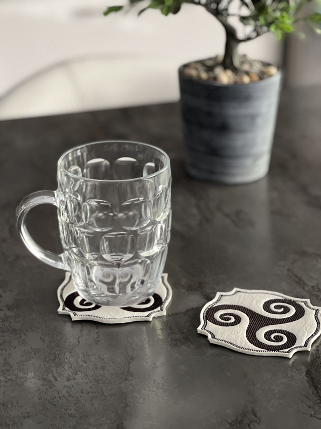 Sous-verres "bretons", simili-cuir, blancs, la paire