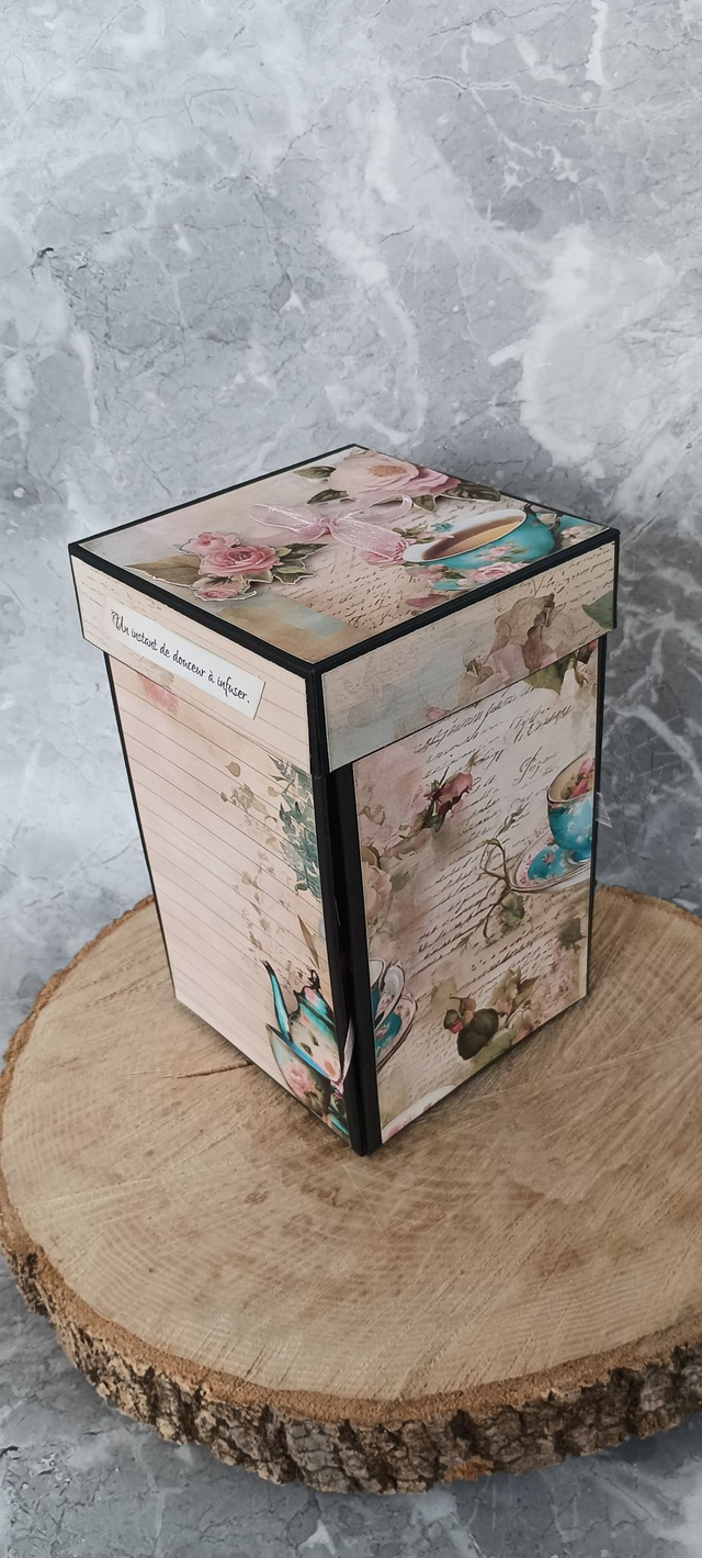 Calendrier de l'Avent fait main - Boîte à Explosion Thés & Infusions Les Deux Marmottes (24 Jours)