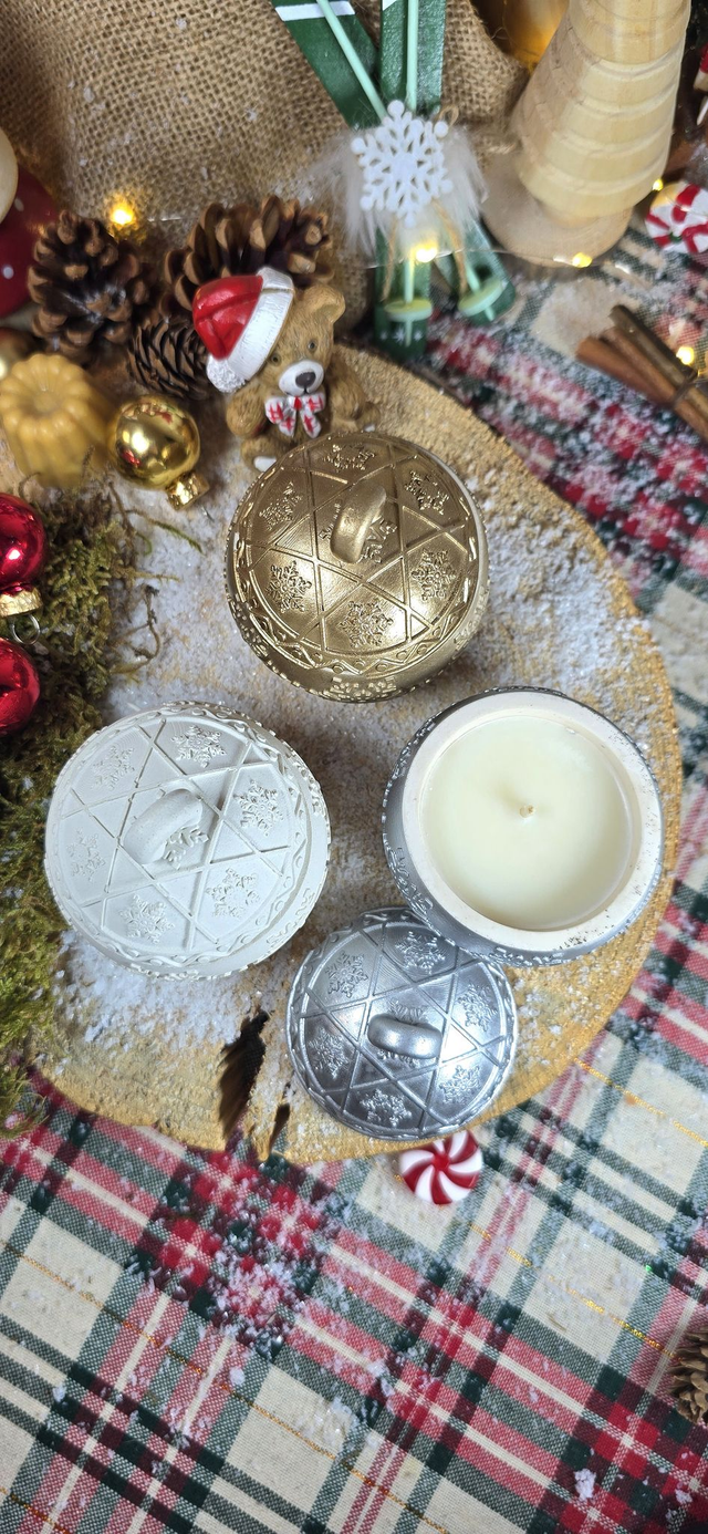 🎄 Bougie Boule de Noël – Alliage Minéral