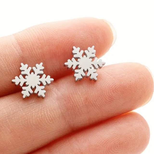 Snowflake studs
