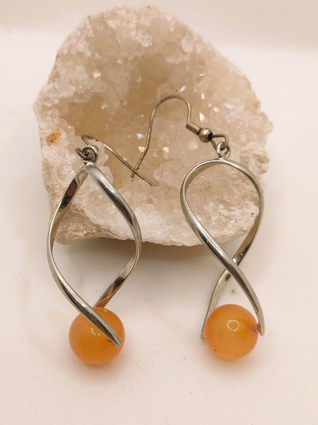 BOUCLES D'OREILLES EN CORNALINE TORSADEES