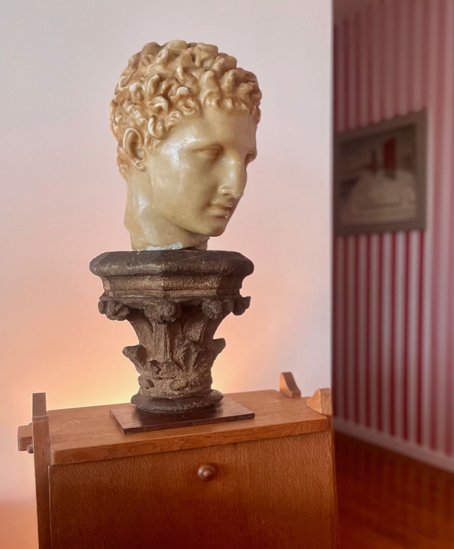 Tête d&#039;Hermès en cire dans le goût de Praxitèle