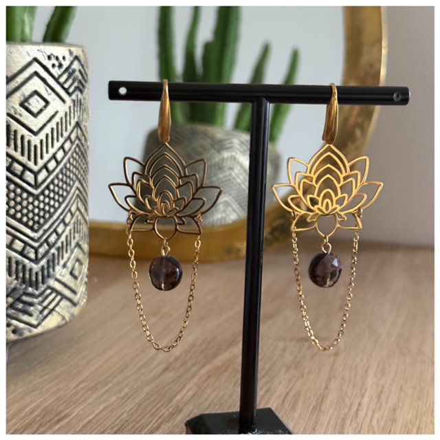 Boucles d’oreilles fleur de lotus et chaînette