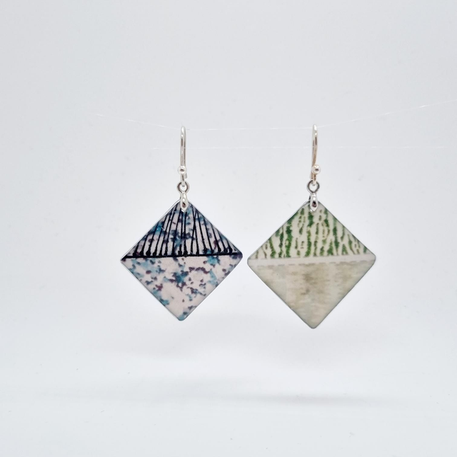 Boucles d&#039;oreilles beige bleu vert réversibles 