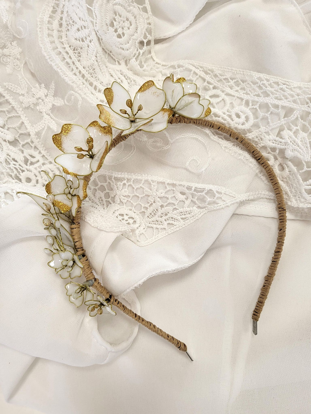 Serre-tête de mariage en résine blanche "AURORE DORÉE" - accessoire de mariée