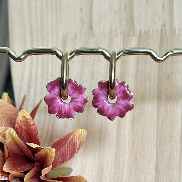 Fleurs avec contour liseré doré