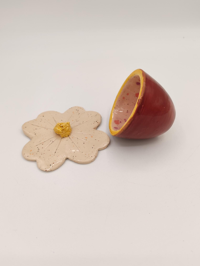 Tasse à expresso rouge grenat intérieur rose à effet