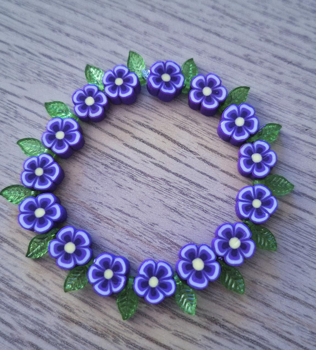 Purple flower beaded bracelet 