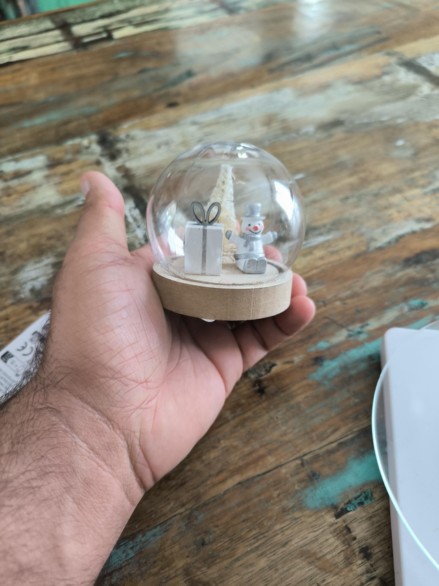 BOULE DE NOËL BONHOMME DE NEIGE A POSER