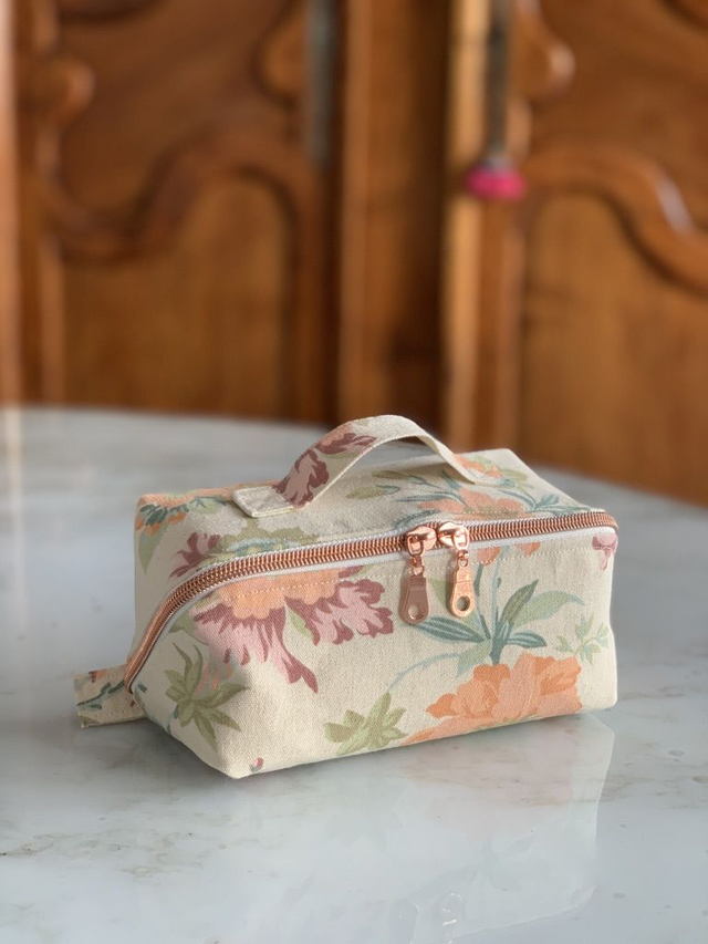 Trousse make-up ouverture à plat