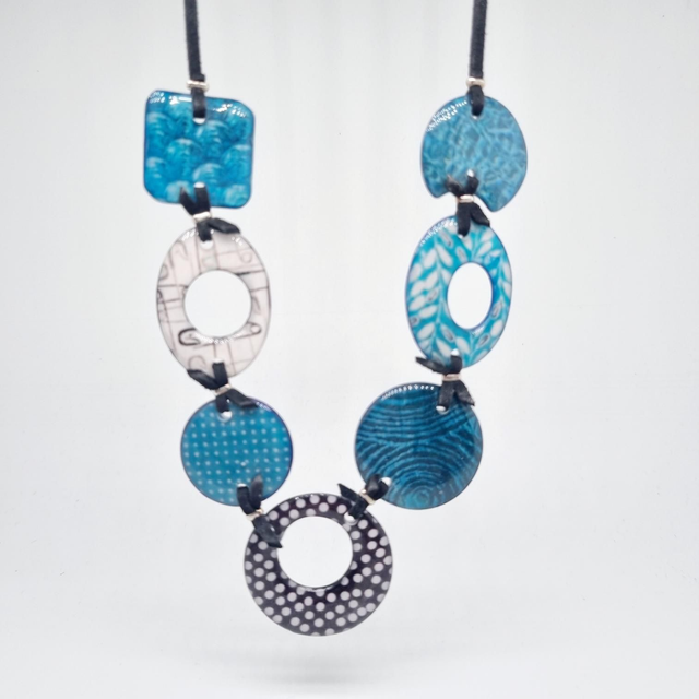 Collier multiple bleu réversible