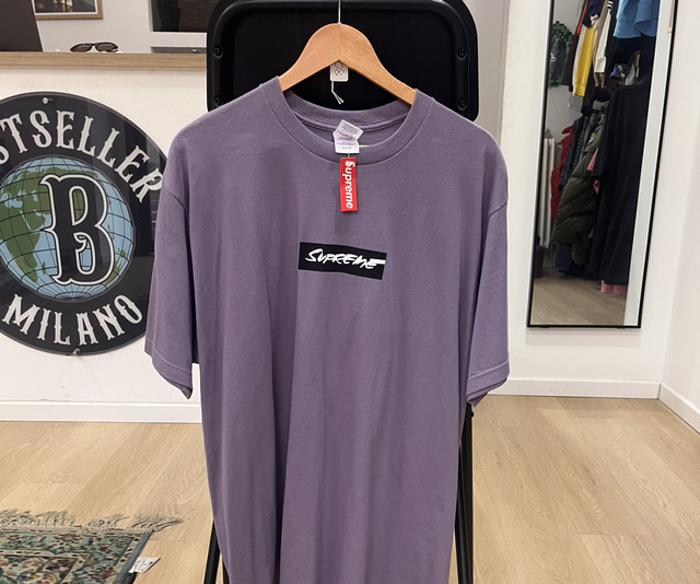 Supreme box logo futura t-shirt size XL NEW