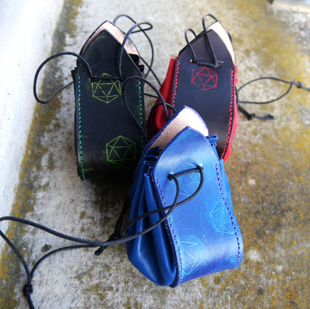 Bourses gravées D20