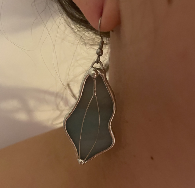 Boucles vulves marbrées bleu et rose