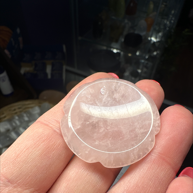 Rose Quartz Flower Thumbstone 