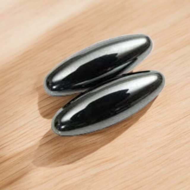 Paire de navettes en Hématite magnétique