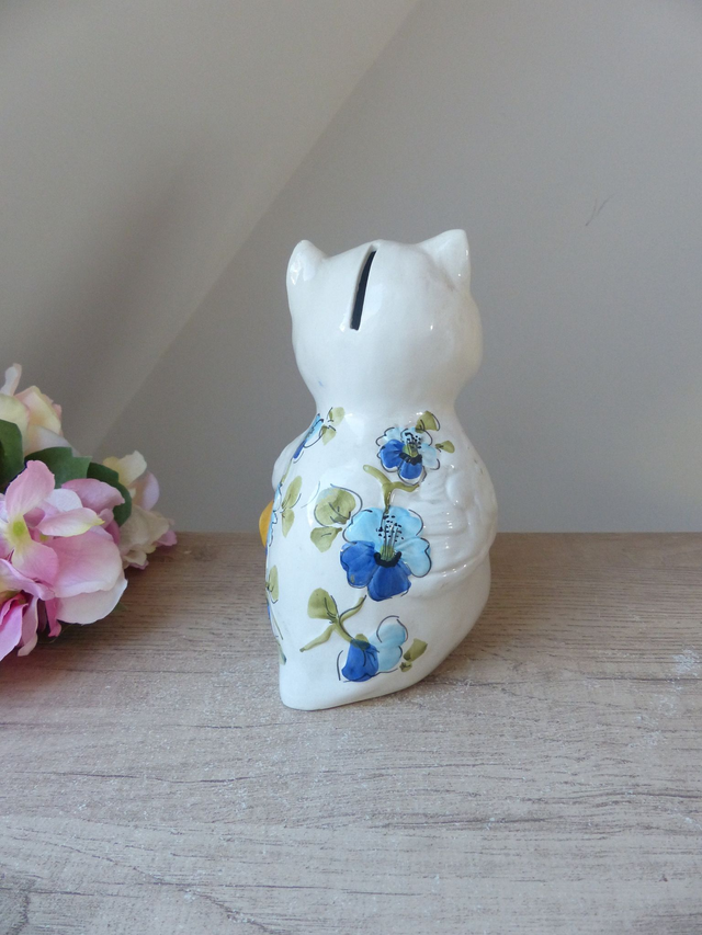 Ancienne tirelire Hibou savant décor floral Italie, Statuette Hibou avec rouleau de Parchemin, Idée Cadeau Projet, Cagnotte Etudiant Diplôme