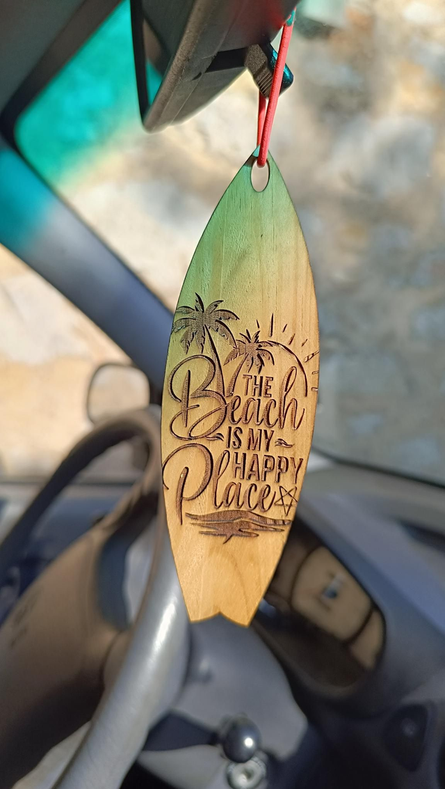 🌸 Diffuseur voiture en bois – Style plage / surf 🌊
