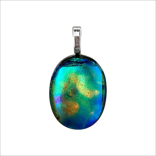 Pendant in dichroic glass: Oval in shape with a mix of turquoise, blue, green and gold shades (Ref P25)