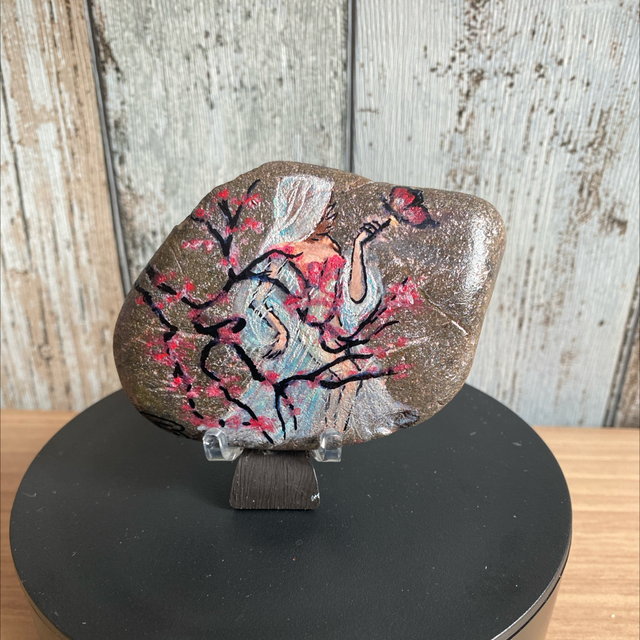 La femme et le papillon