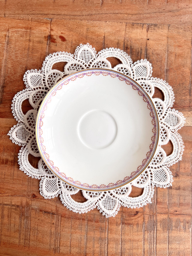 ✨ Sous tasse - en porcelaine &quot;frise rose&quot;