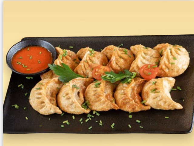 HOT MOMO CRUNCHY RIND 