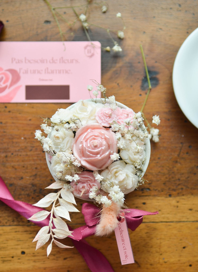 🌸 Bouquet éternel – Tasse parfumée blanche et fleurie