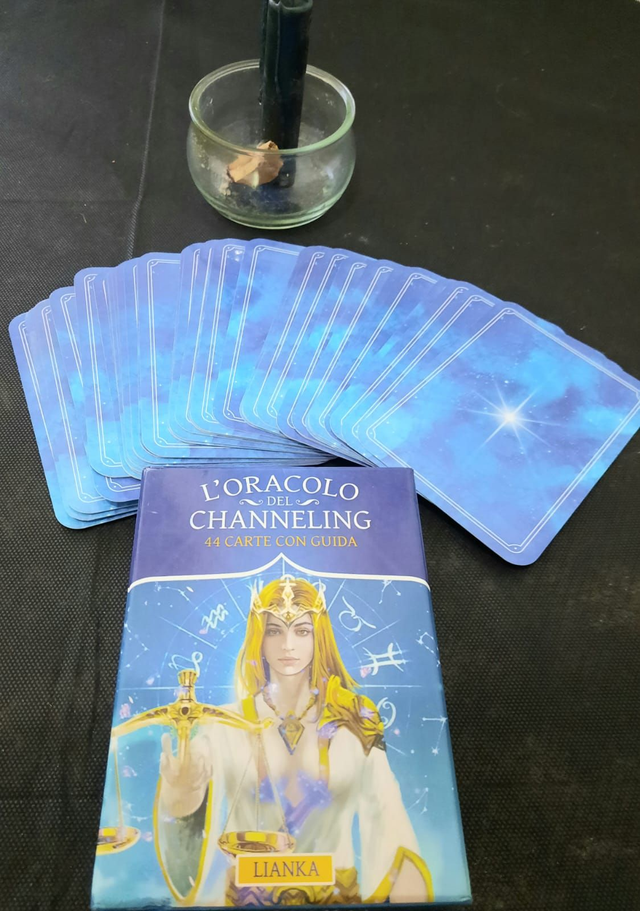 Lettura e divinazioni: tarocchi, oracoli, pendolo, bacchette