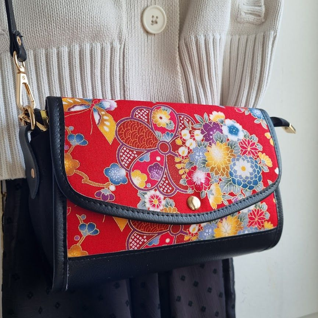 Mini-sac cartable "Kaori" rouge & simili cuir noir