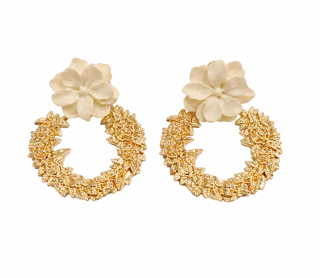 Pendientes floral marfil 