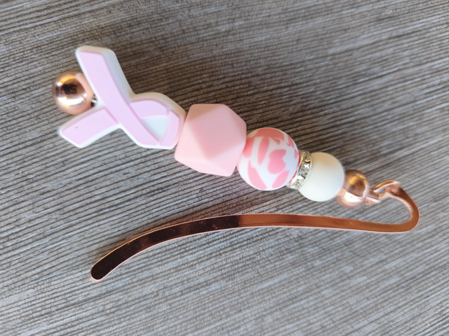 Marque page doré rose solidaire 