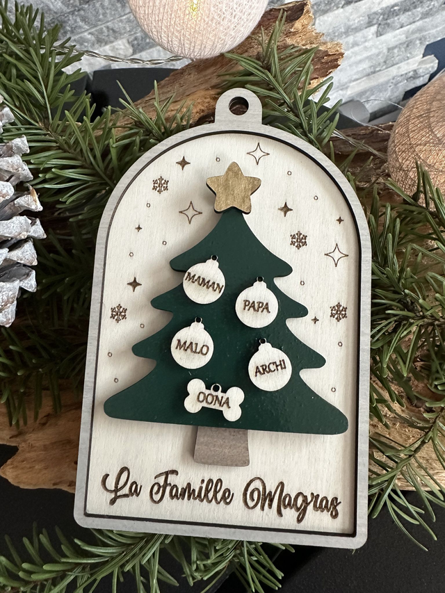 Boule de Noël personnalisé Famille en forme de sapin