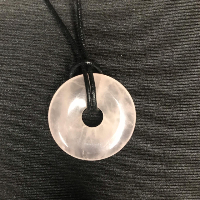 QUARTZ ROSE - Pendentif Donut N°1 avec cordon cuir[Brésil]