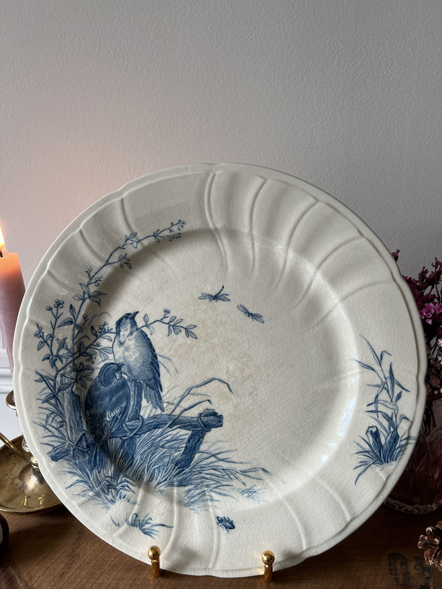 OISEAUX 3 - Assiette plate aux Oiseaux par la manufacture française de Gien - Terre de Fer