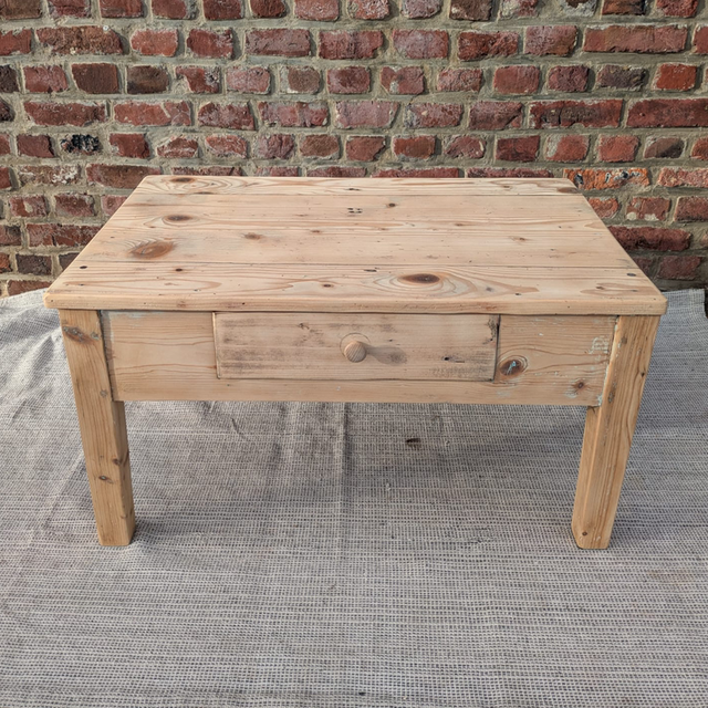 Table basse en sapin