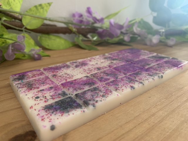 ‘Alien’ soy wax snap bar