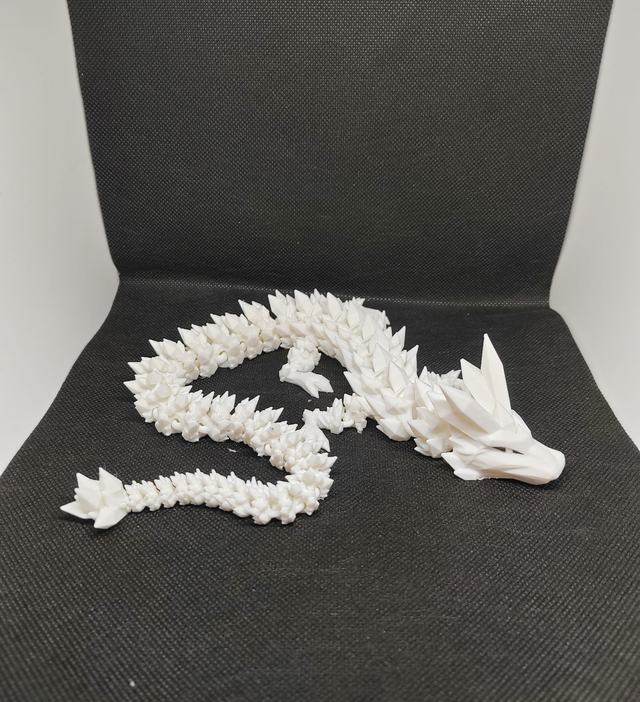 Dragon cristal aux yeux noirs