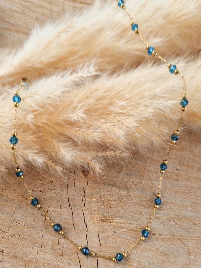 Chaîne de cheville perlée "L'élégante" - Modèle doré et bleu