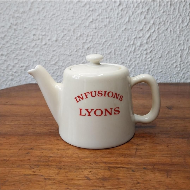 Théière céramique Pillivuyt vintage