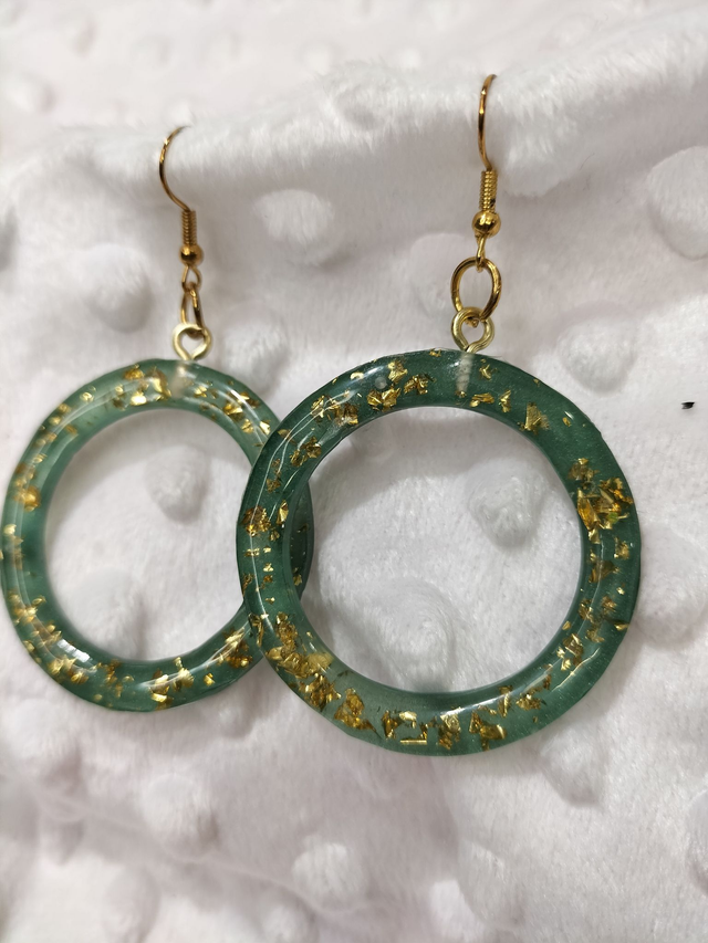 Boucles d'oreilles circulaires vertes et feuilles d'or