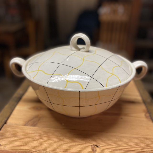 Soupière à carreaux