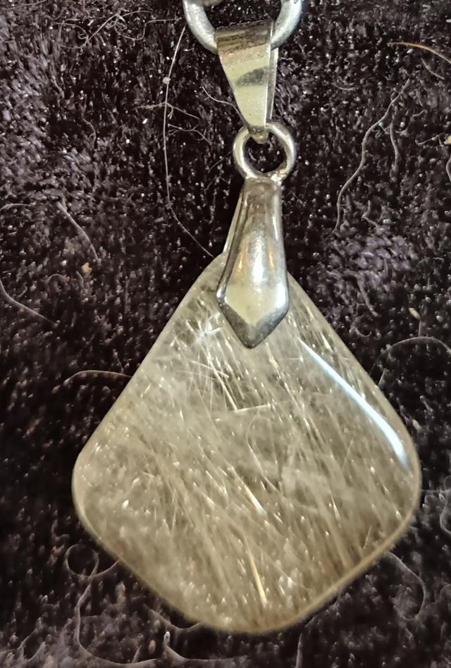quartz rutile (pendentif) 
