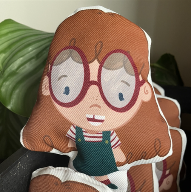 Muñeca Claudia “Brillas con luz propia”