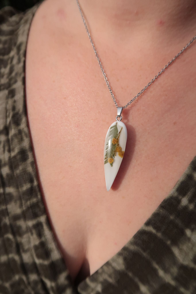 Collier fleuri Yin (mimosa) | CO030