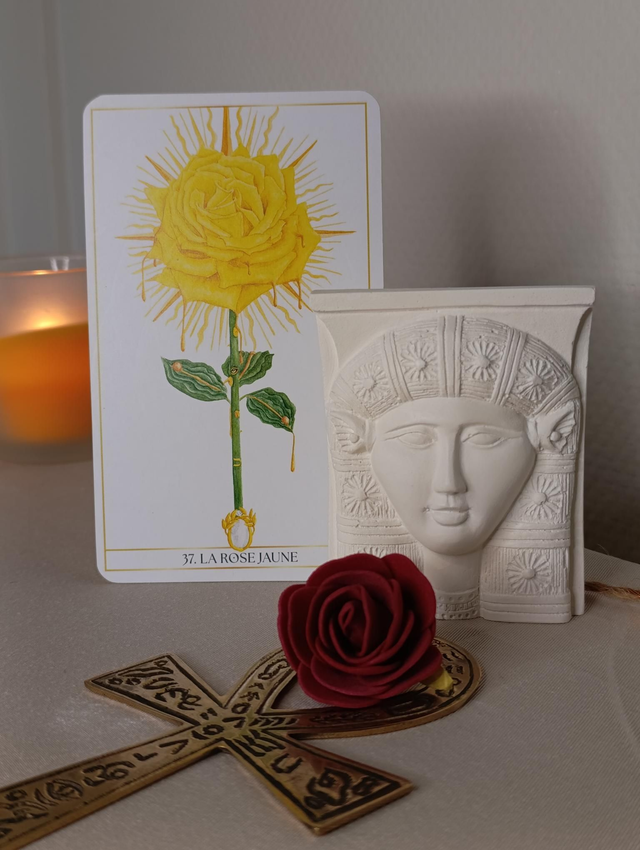 Statuette Hathor - Rose Jaune -