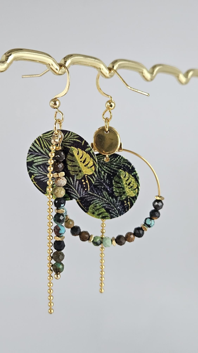 Boucles d&#039;oreilles asymétriques 