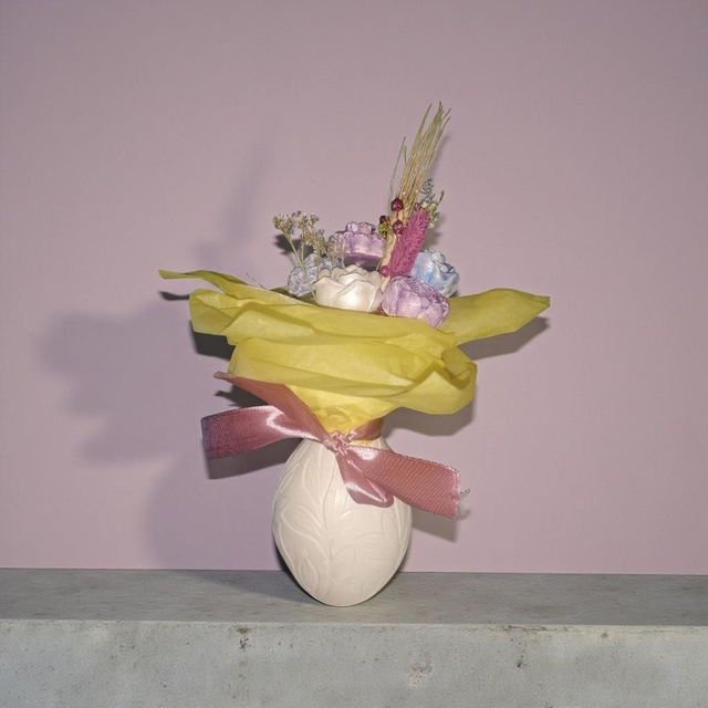 Petit bouquet éternelles avec son vase