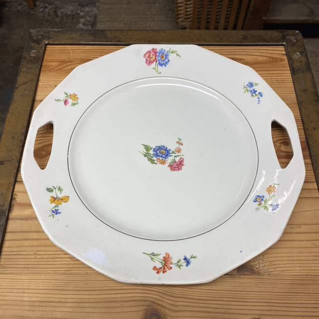 Plat rond avec anses