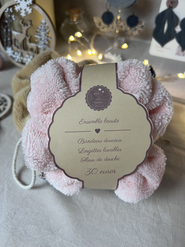 Ensemble beauté bleu marine et rose tendre 