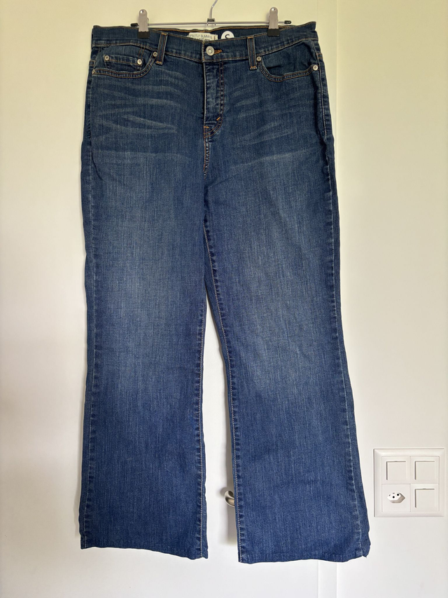 Jeans Levi’s Perfectly slimming Boot cut 512tm Jeans (48)